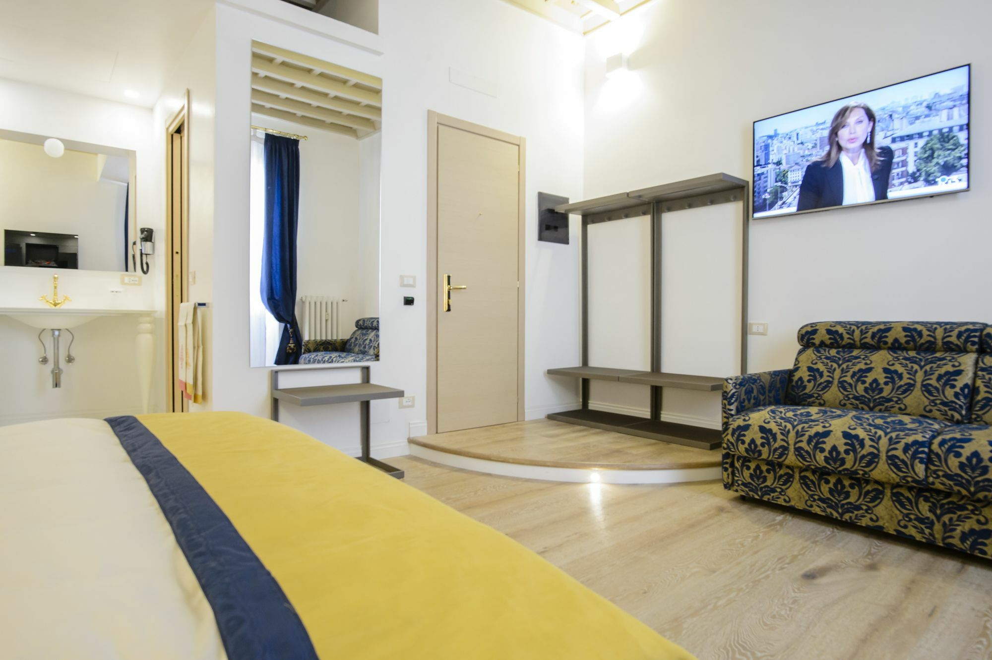 Excellent Trinity Rooms Rome Bagian luar foto